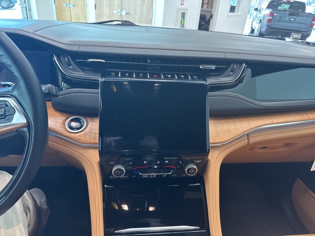 2024 Jeep Grand Cherokee L Summit