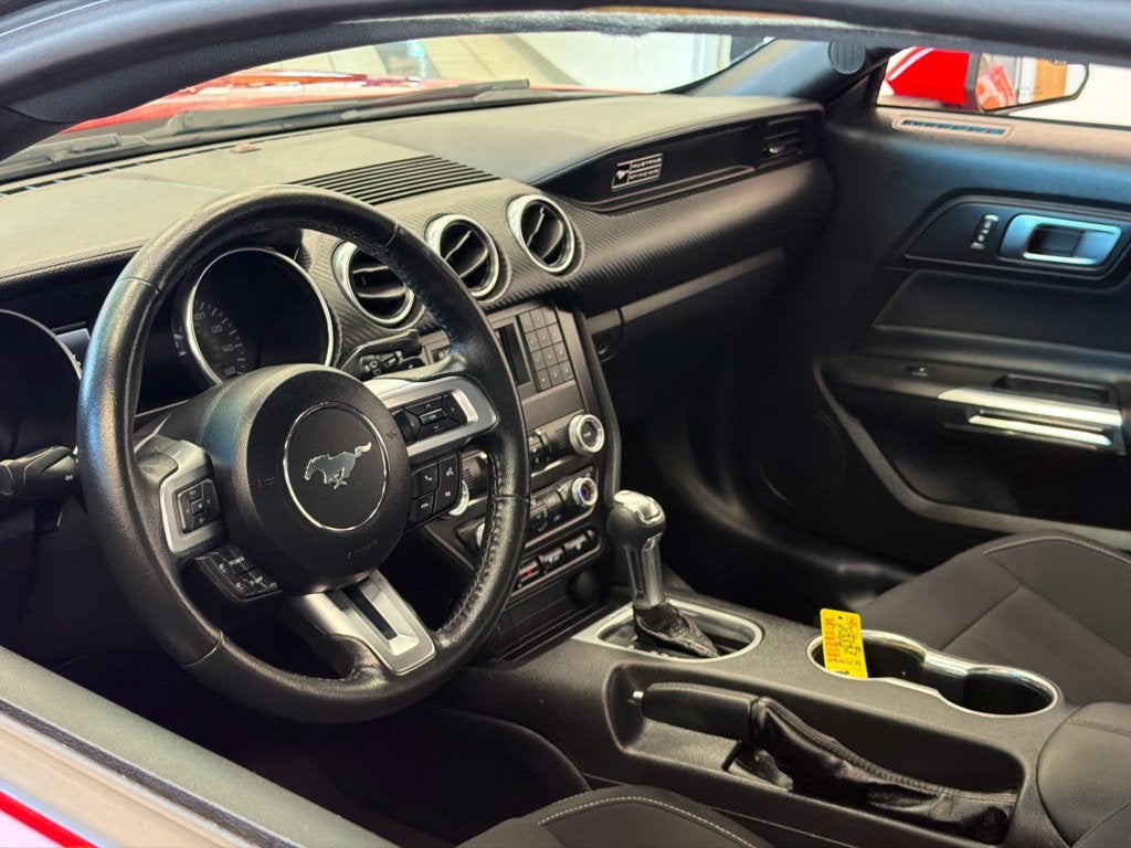 2020 Ford Mustang EcoBoost