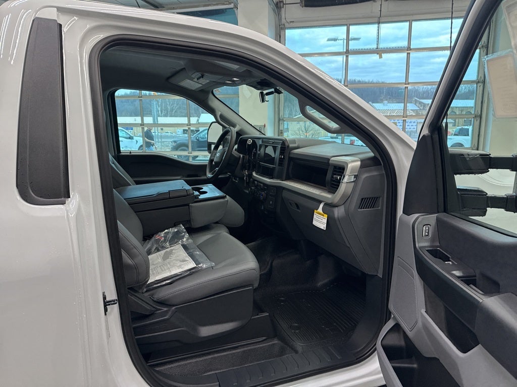 2026 Ford F-550SD DRW