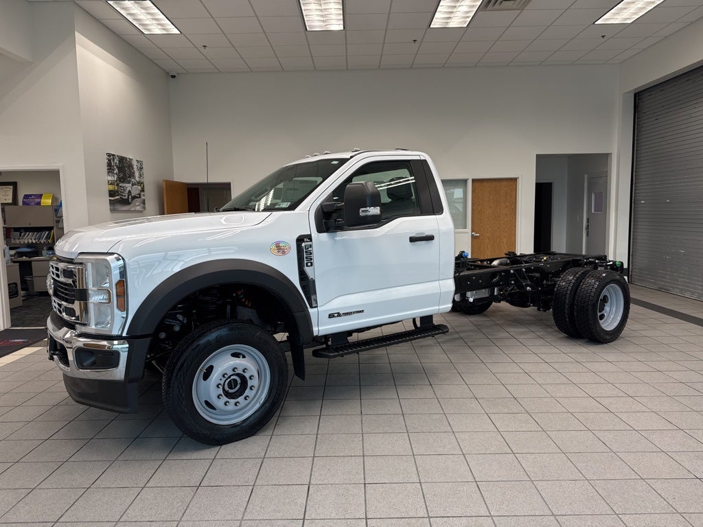2026 Ford F-550SD DRW