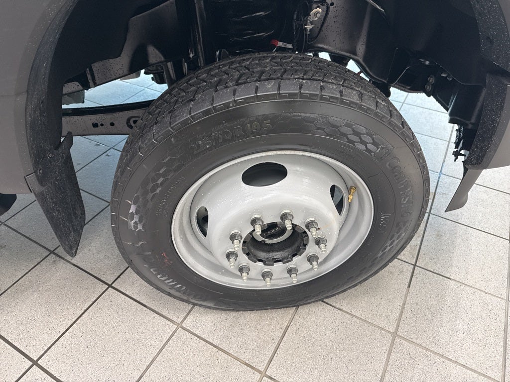 2026 Ford F-550SD DRW