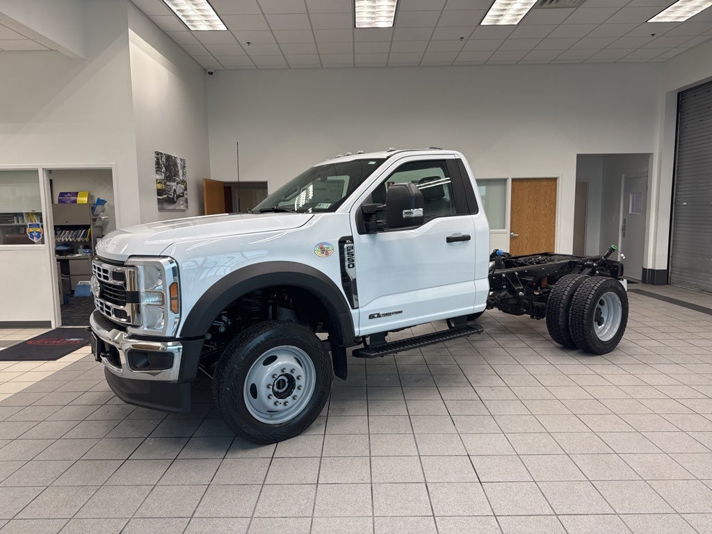 2026 Ford F-550SD DRW