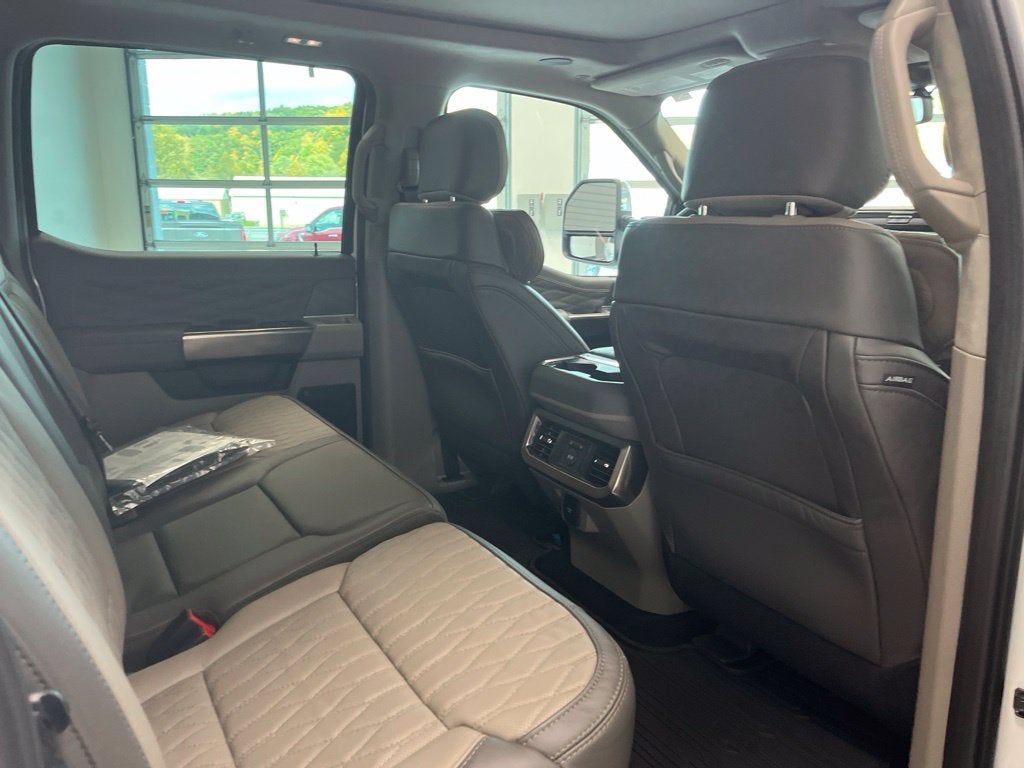 2027 Ford F-250SD Platinum