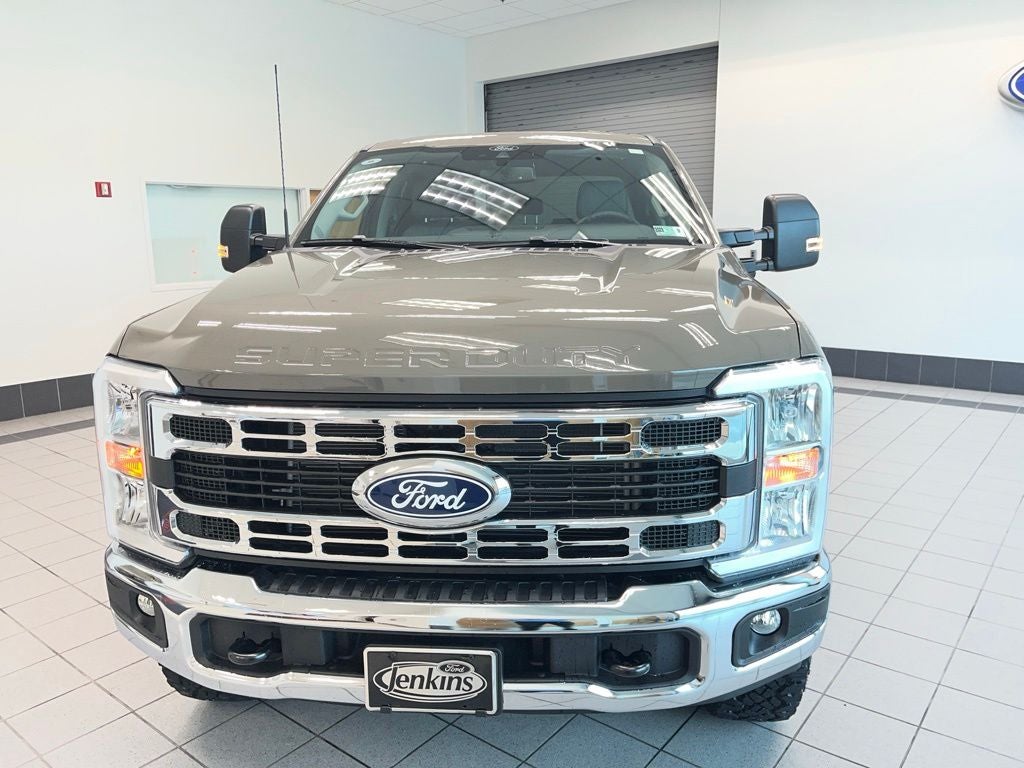 2027 Ford F-250SD XLT