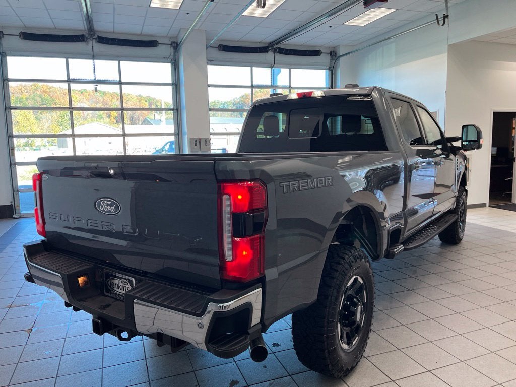 2027 Ford F-250SD F-250® Lariat®