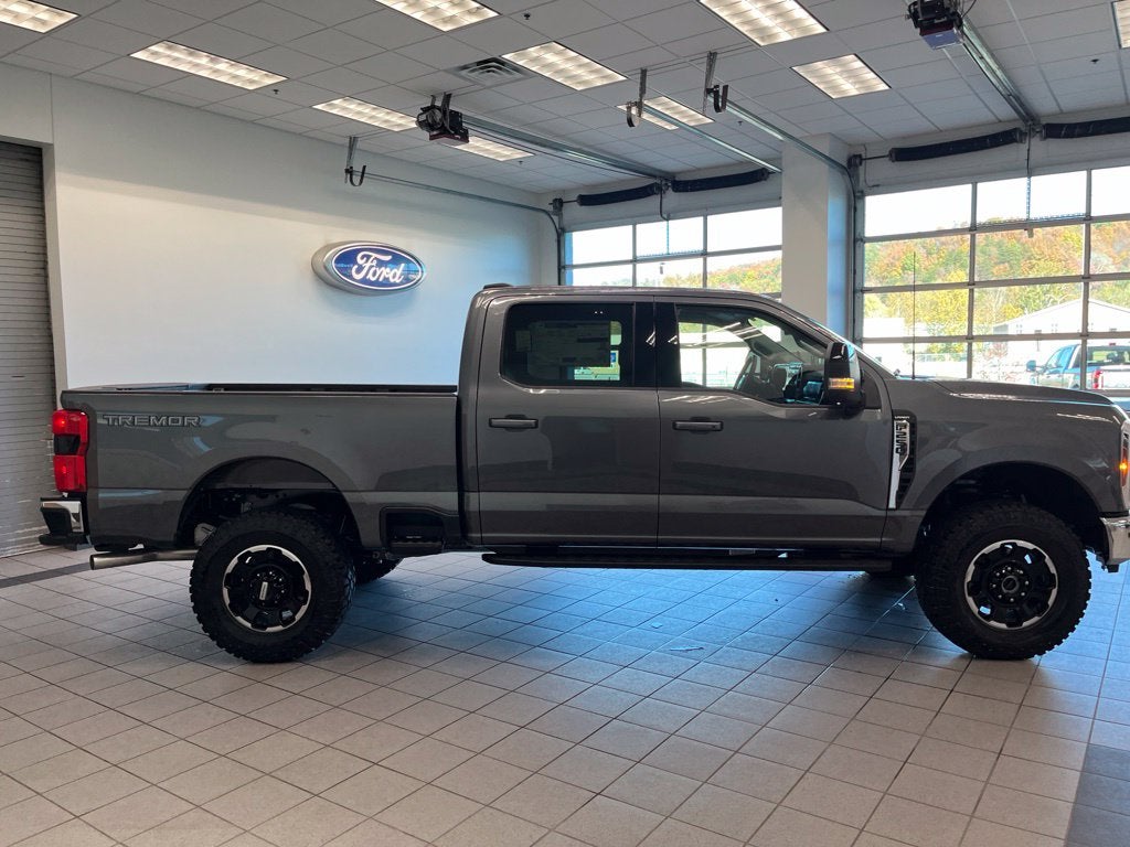 2027 Ford F-250SD F-250® Lariat®