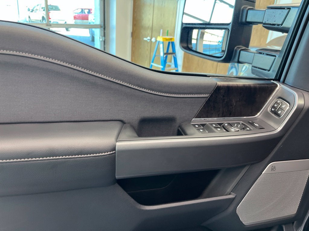2027 Ford F-250SD F-250® Lariat®