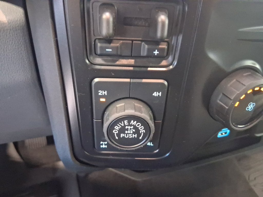 2027 Ford F-350SD XLT