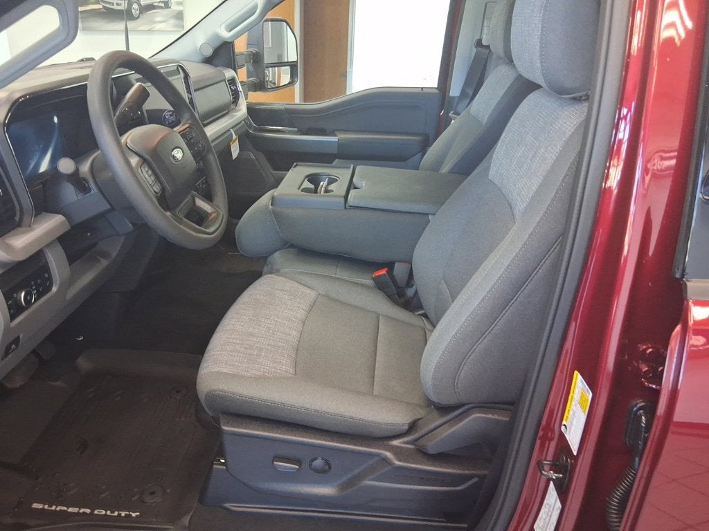 2027 Ford F-350SD XLT
