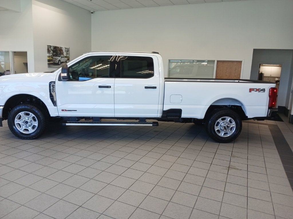 2027 Ford F-350SD XLT