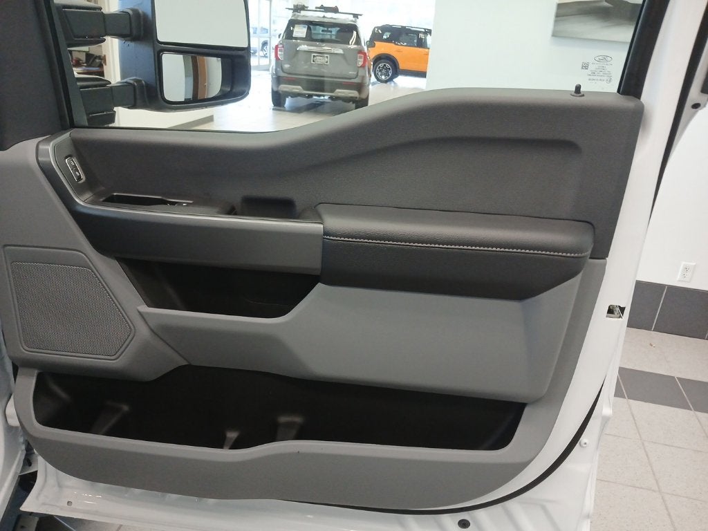 2027 Ford F-350SD XLT