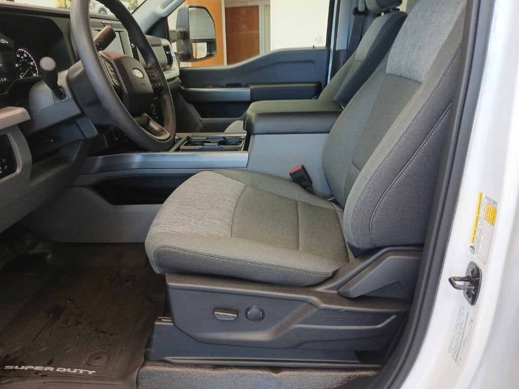 2027 Ford F-350SD XLT