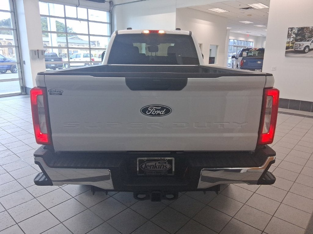 2027 Ford F-350SD XLT