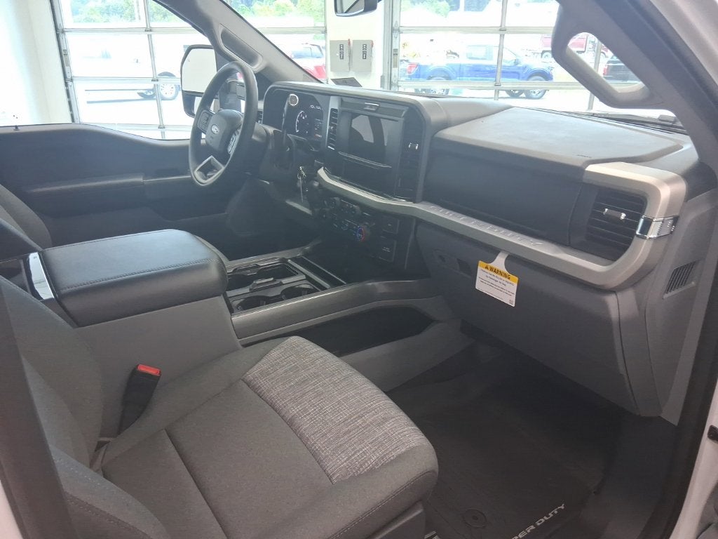 2027 Ford F-350SD XLT
