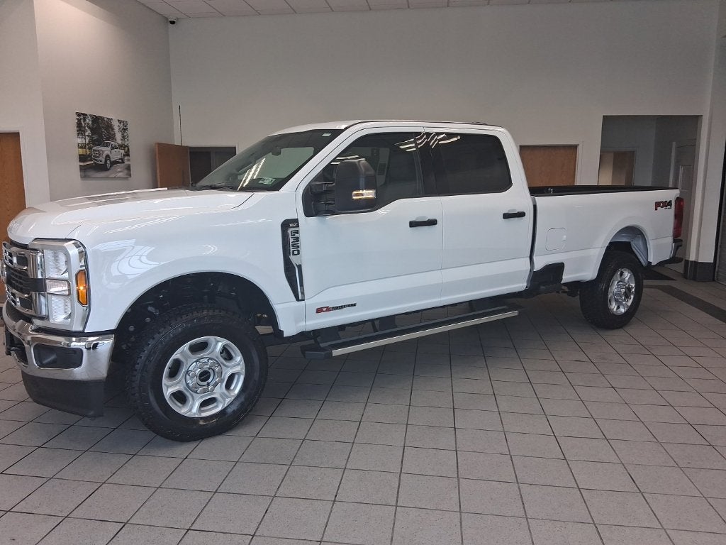 2027 Ford F-350SD XLT