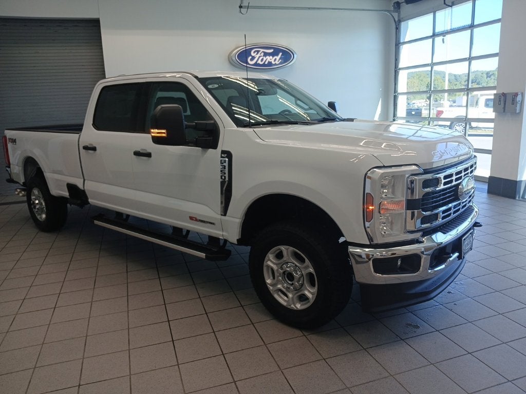 2027 Ford F-350SD XLT