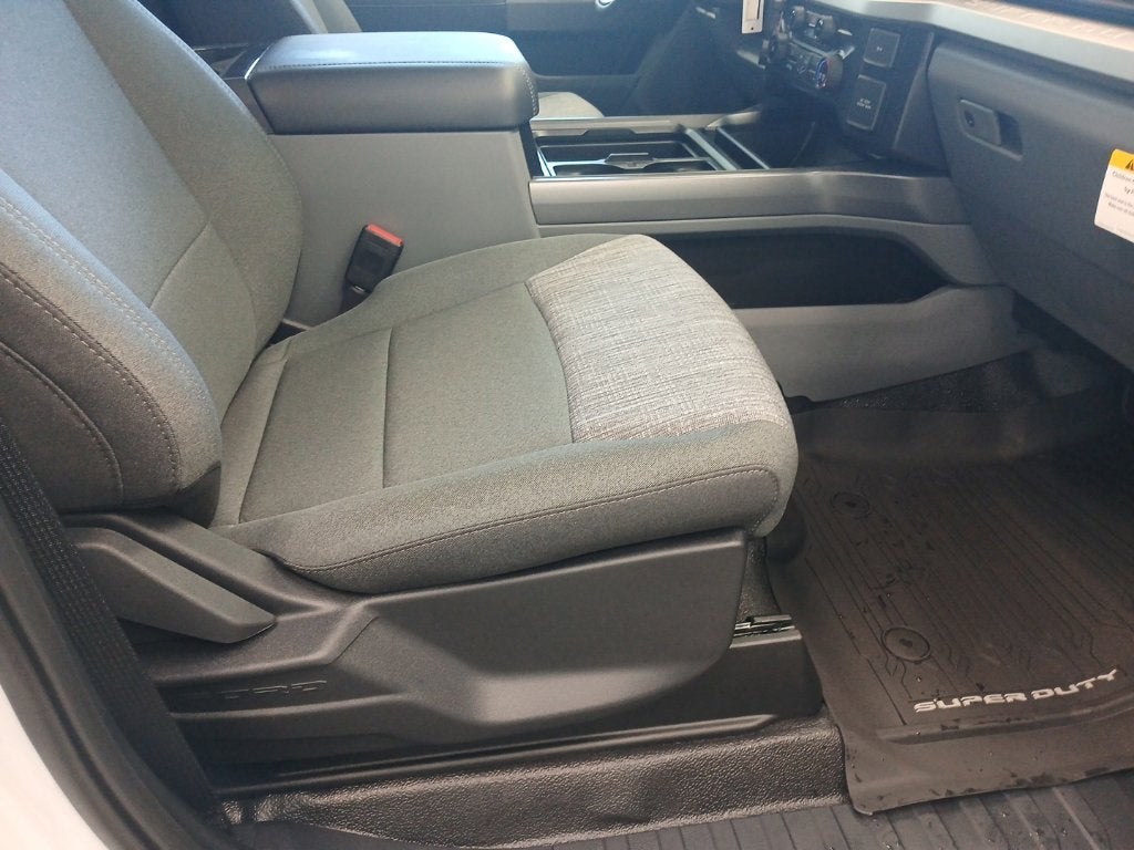 2027 Ford F-350SD XLT