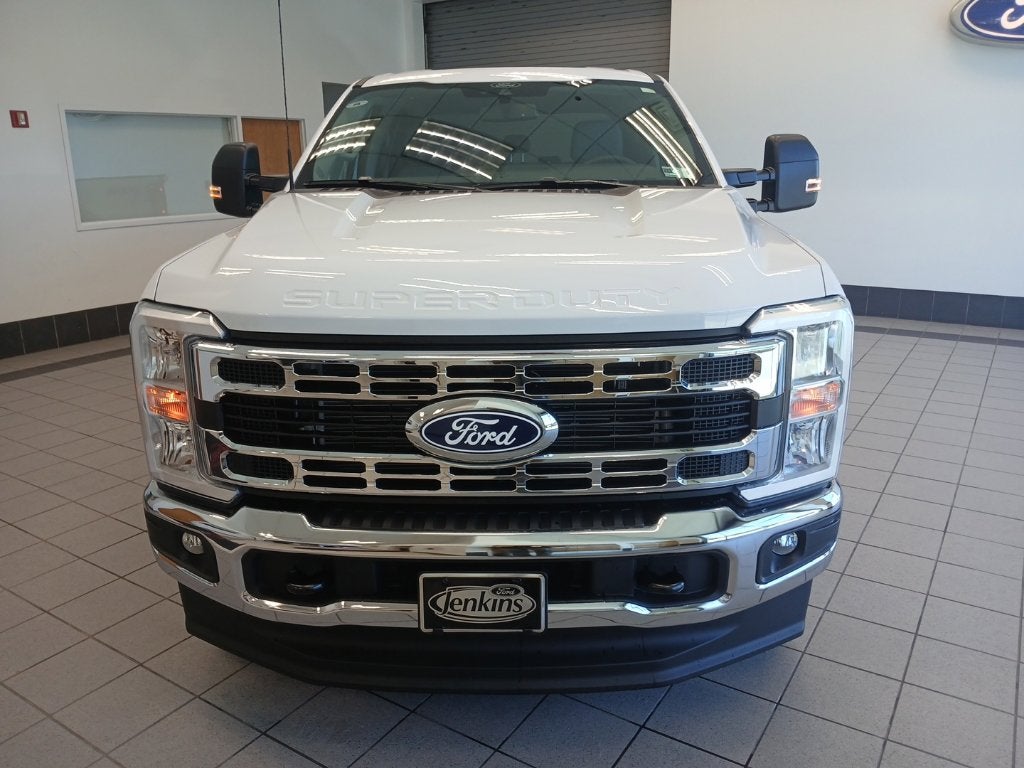2027 Ford F-350SD XLT