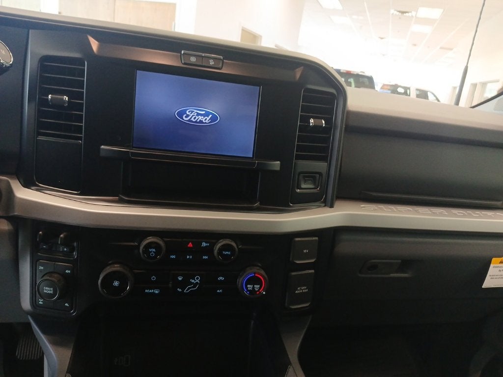 2027 Ford F-350SD XLT