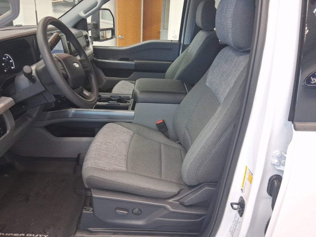 2027 Ford F-350SD XLT