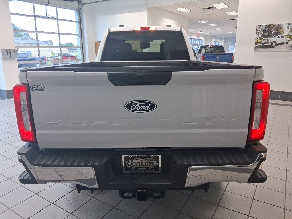 2027 Ford F-350SD XLT
