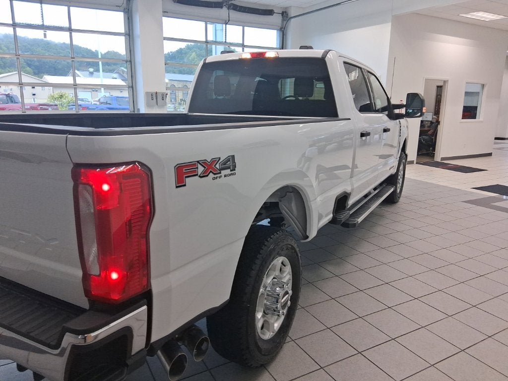 2027 Ford F-350SD XLT