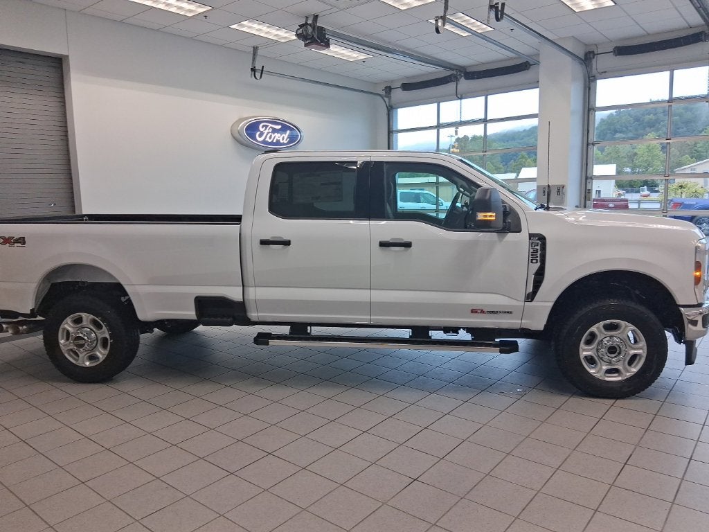 2027 Ford F-350SD XLT