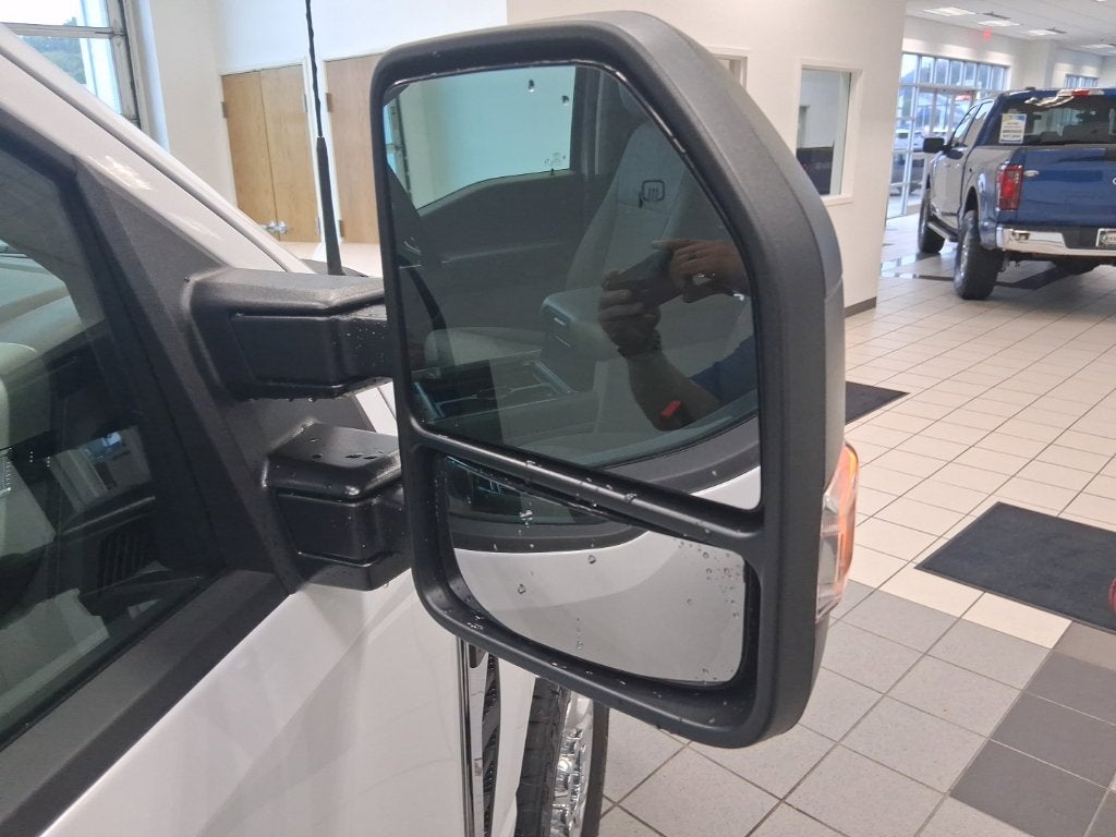 2027 Ford F-350SD XLT