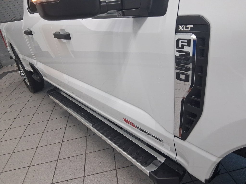 2027 Ford F-350SD XLT