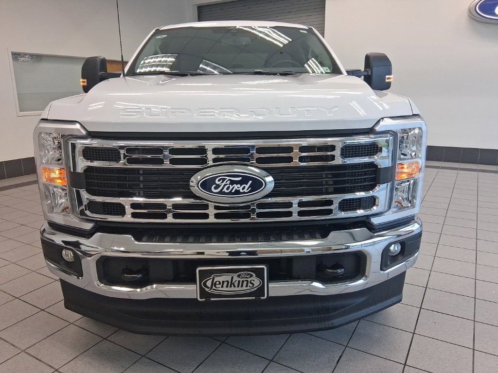 2027 Ford F-350SD XLT