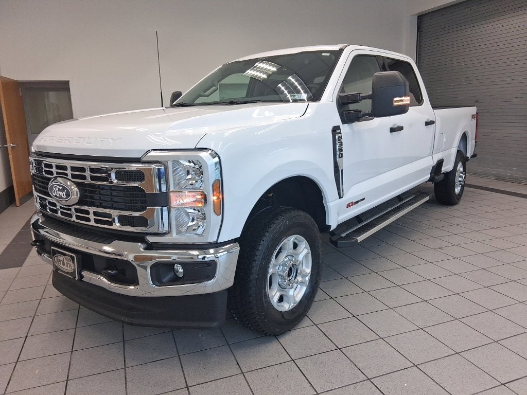 2027 Ford F-350SD XLT