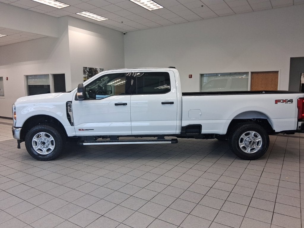 2027 Ford F-350SD XLT