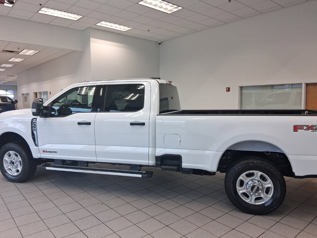 2027 Ford F-350SD XLT
