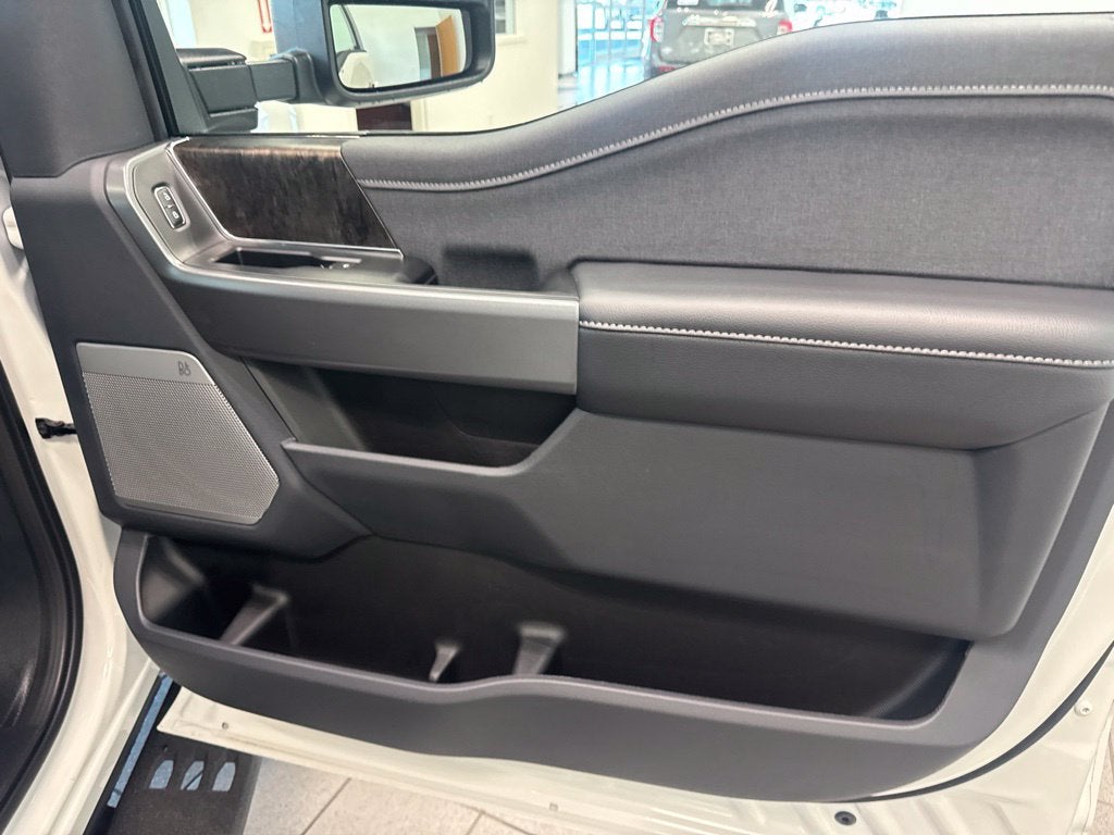 2027 Ford F-350SD Lariat