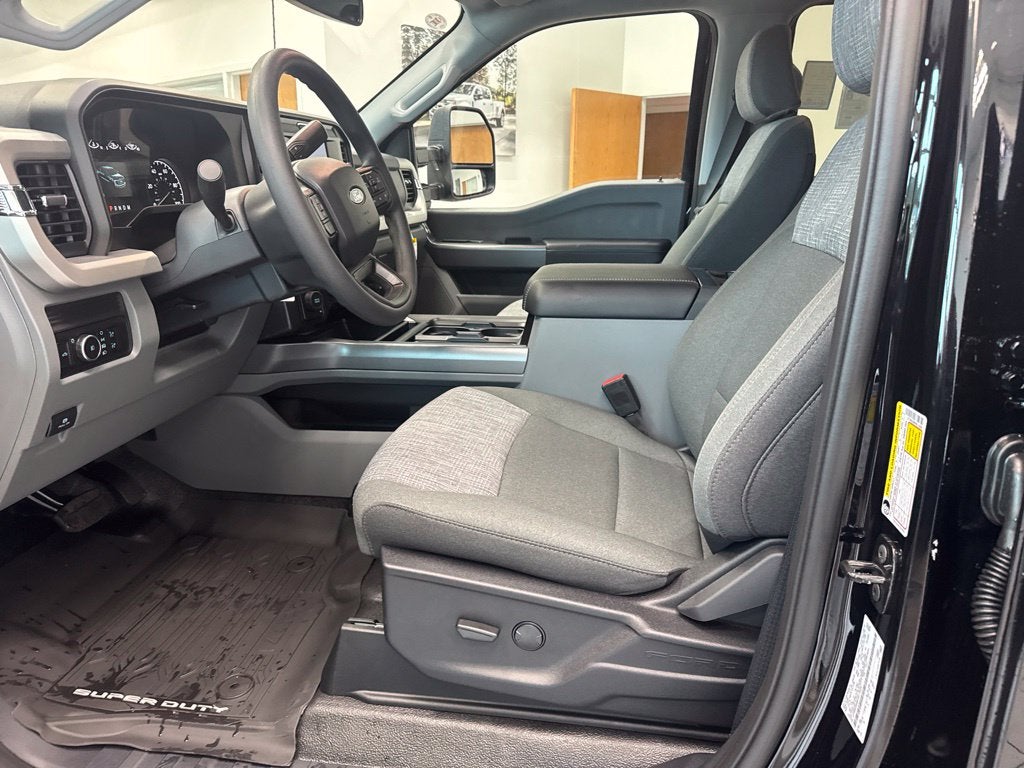 2027 Ford F-350SD XLT DRW