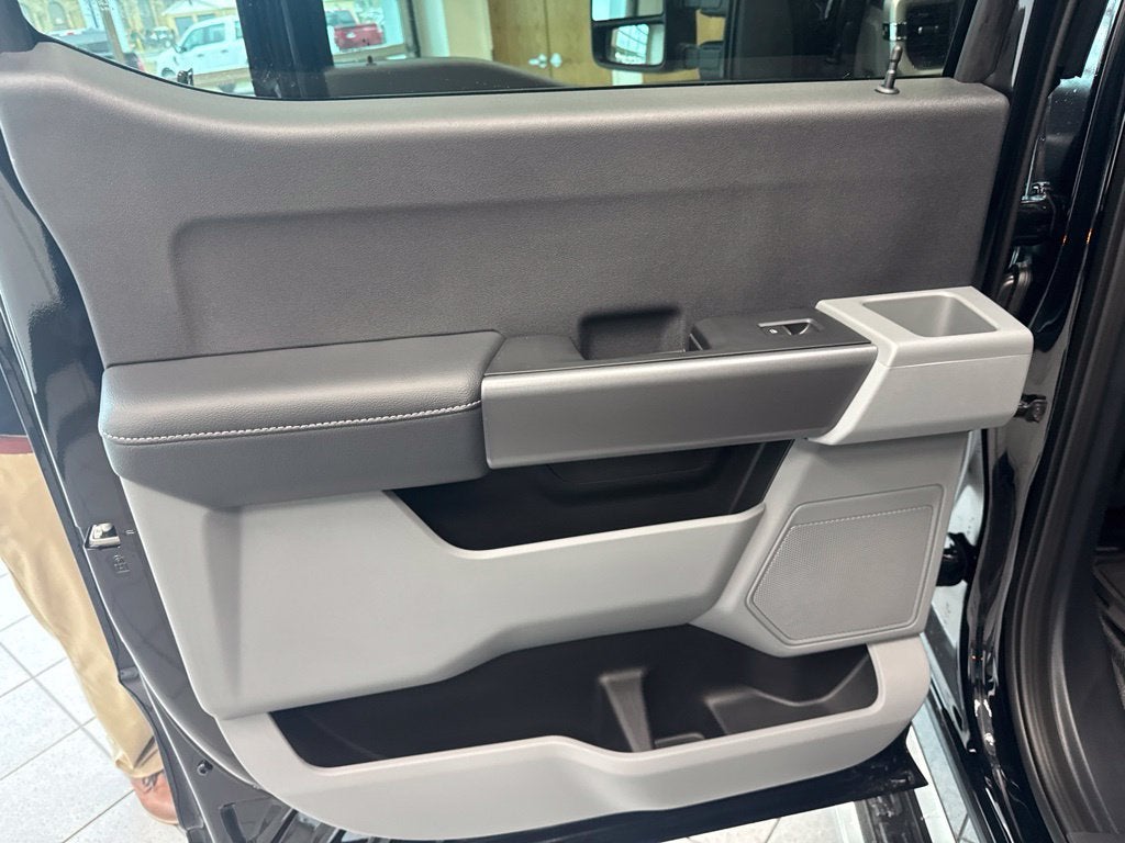 2027 Ford F-350SD XLT DRW