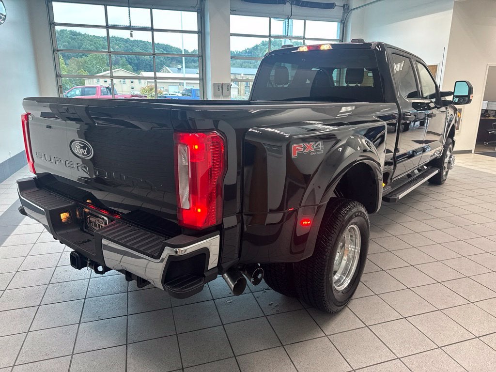 2027 Ford F-350SD XLT DRW