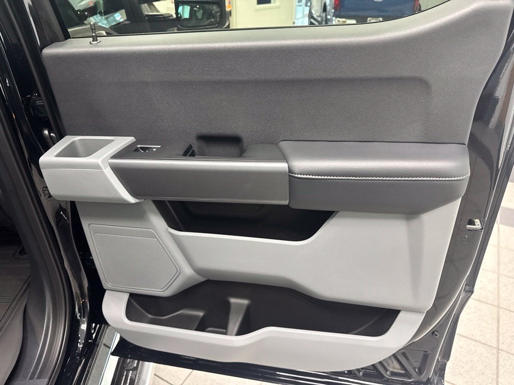 2027 Ford F-350SD XLT DRW