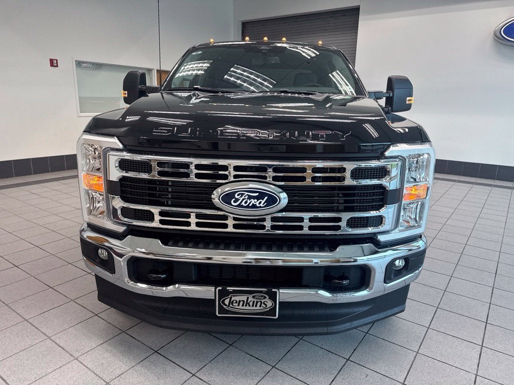 2027 Ford F-350SD XLT DRW