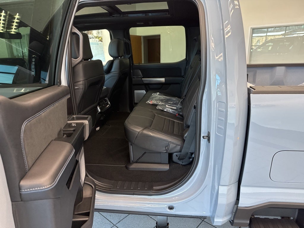 2026 Ford F-350SD Platinum DRW