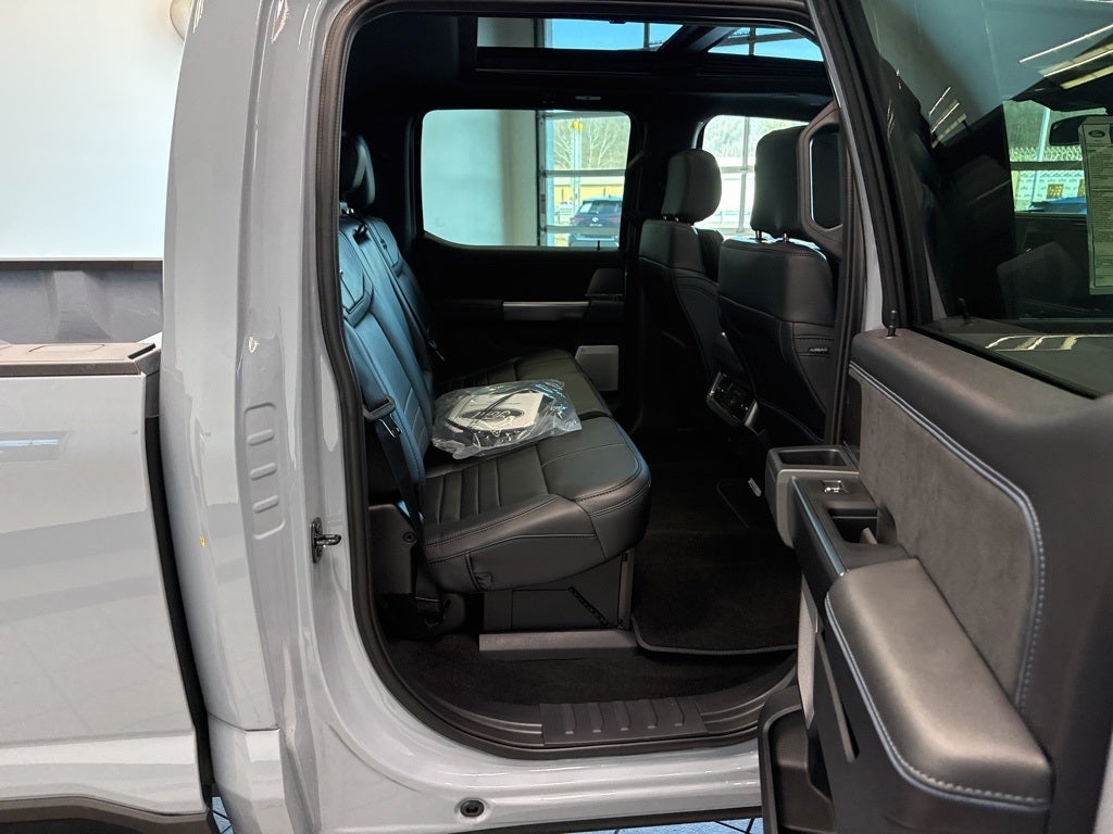 2026 Ford F-350SD Platinum DRW