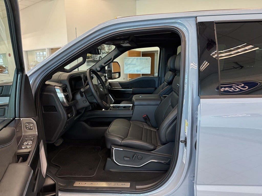 2026 Ford F-350SD Platinum DRW