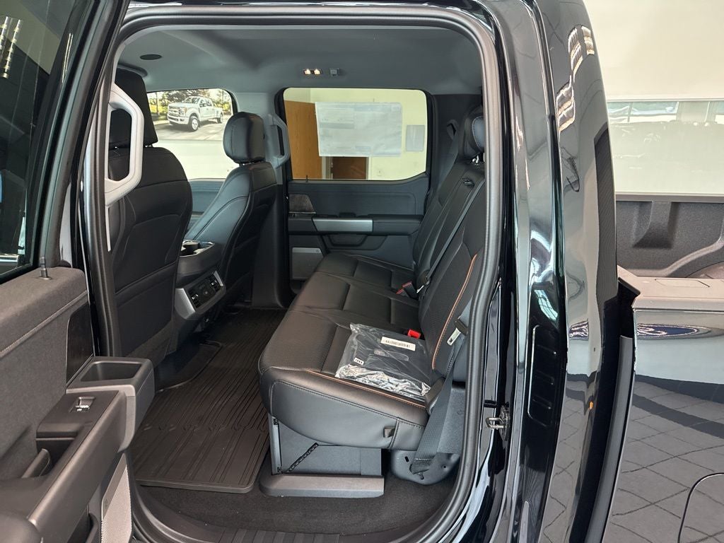 2026 Ford F-350SD Lariat DRW