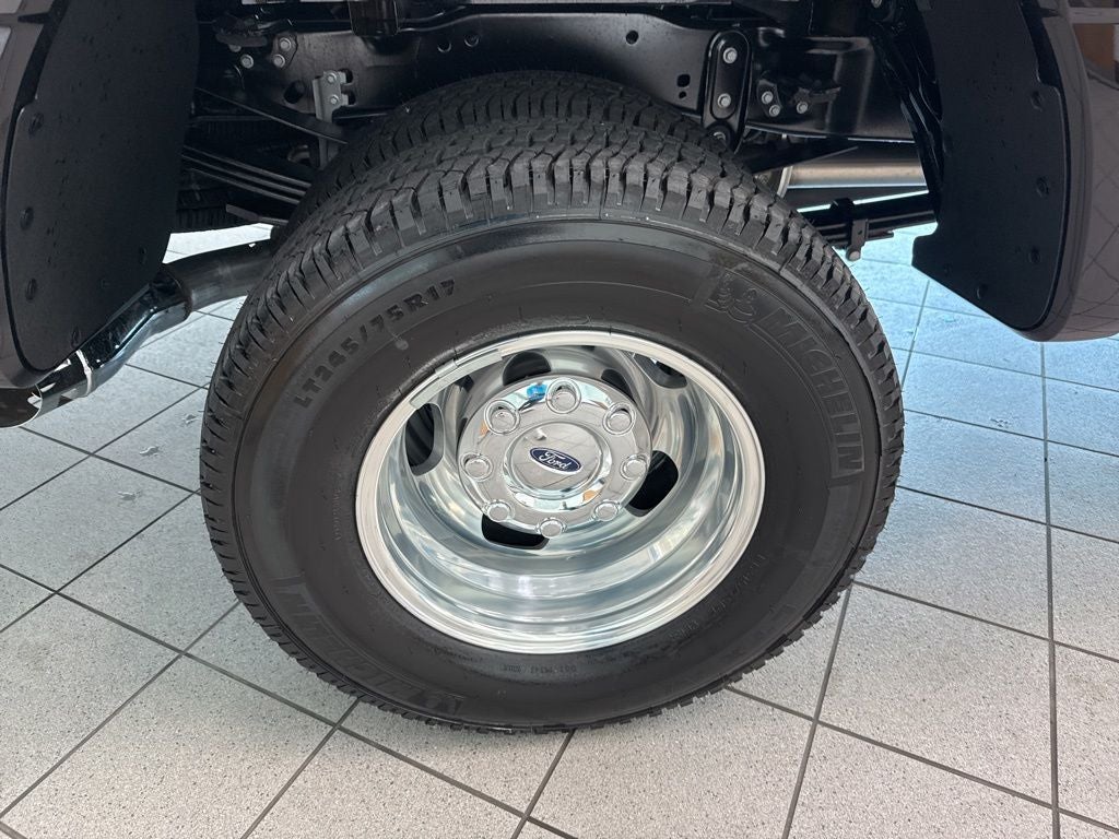 2026 Ford F-350SD Lariat DRW
