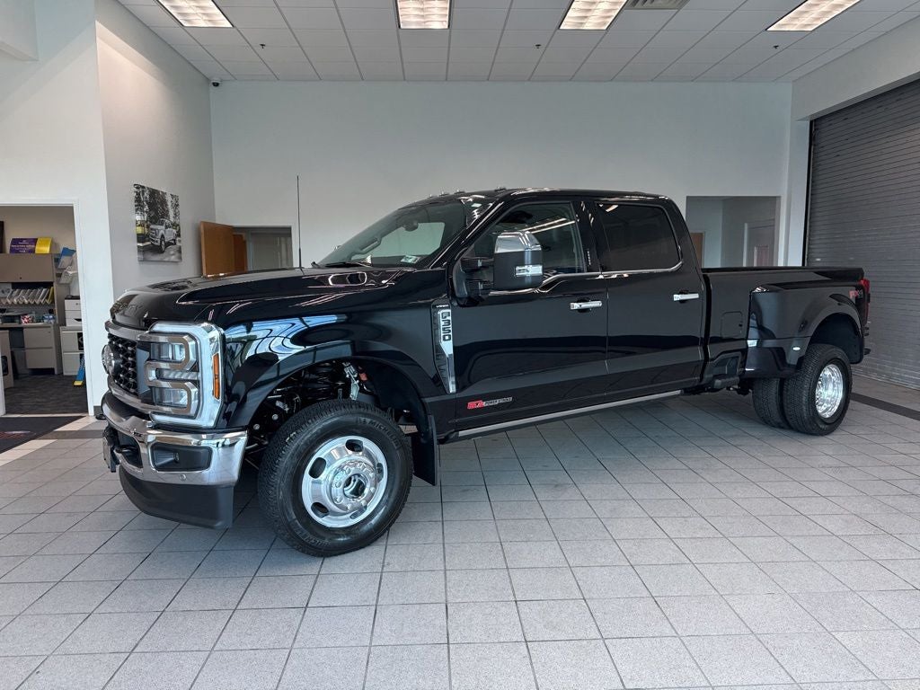 2026 Ford F-350SD Lariat DRW