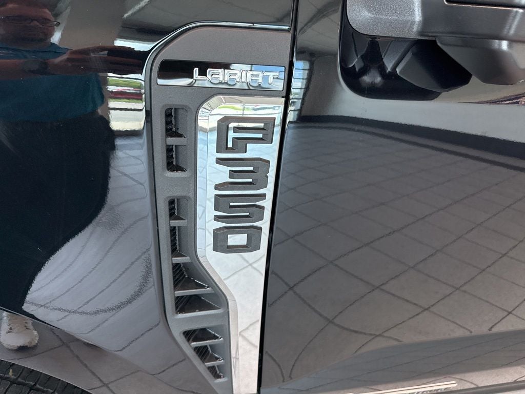2026 Ford F-350SD Lariat DRW