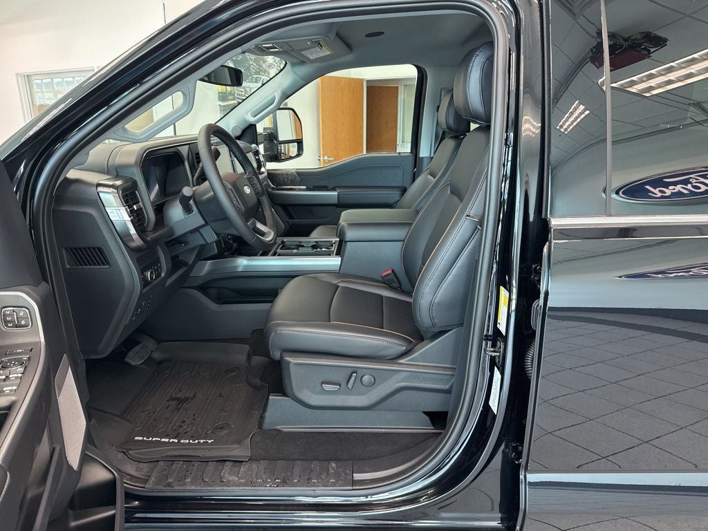 2026 Ford F-350SD Lariat DRW