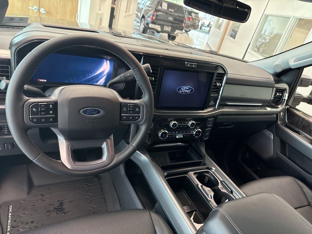 2026 Ford F-350SD Lariat DRW
