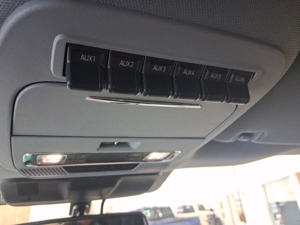 2027 Ford F-350SD Lariat DRW