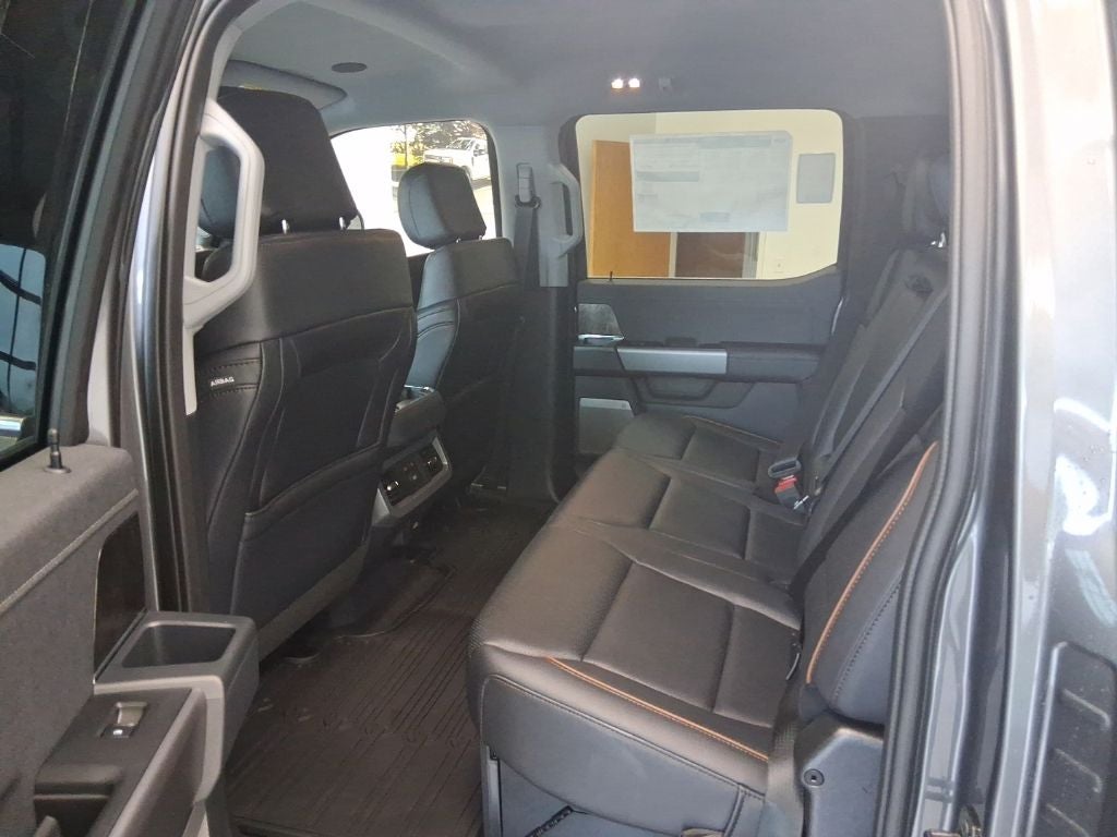 2027 Ford F-350SD Lariat DRW